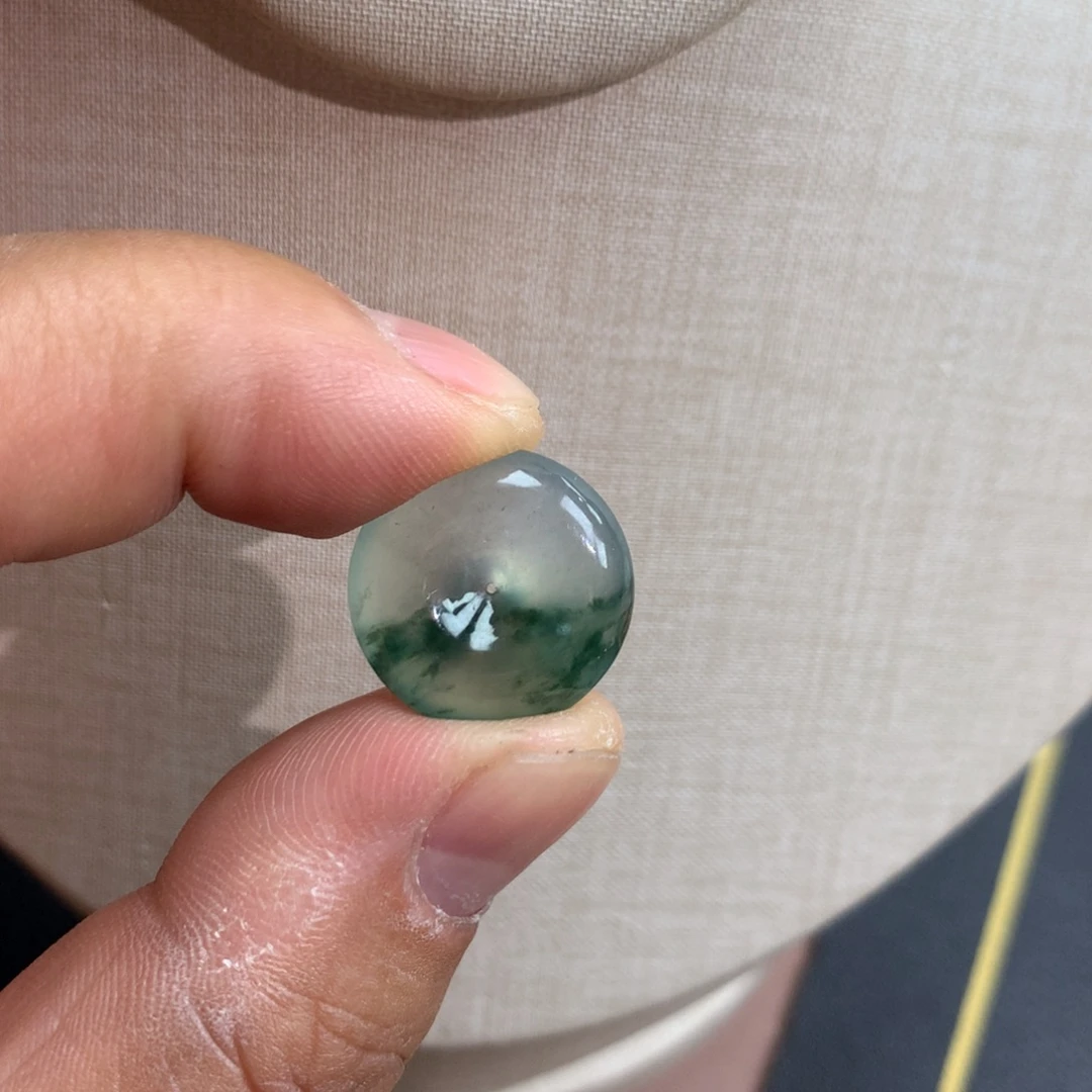 翡翠未镶嵌颈饰平安扣