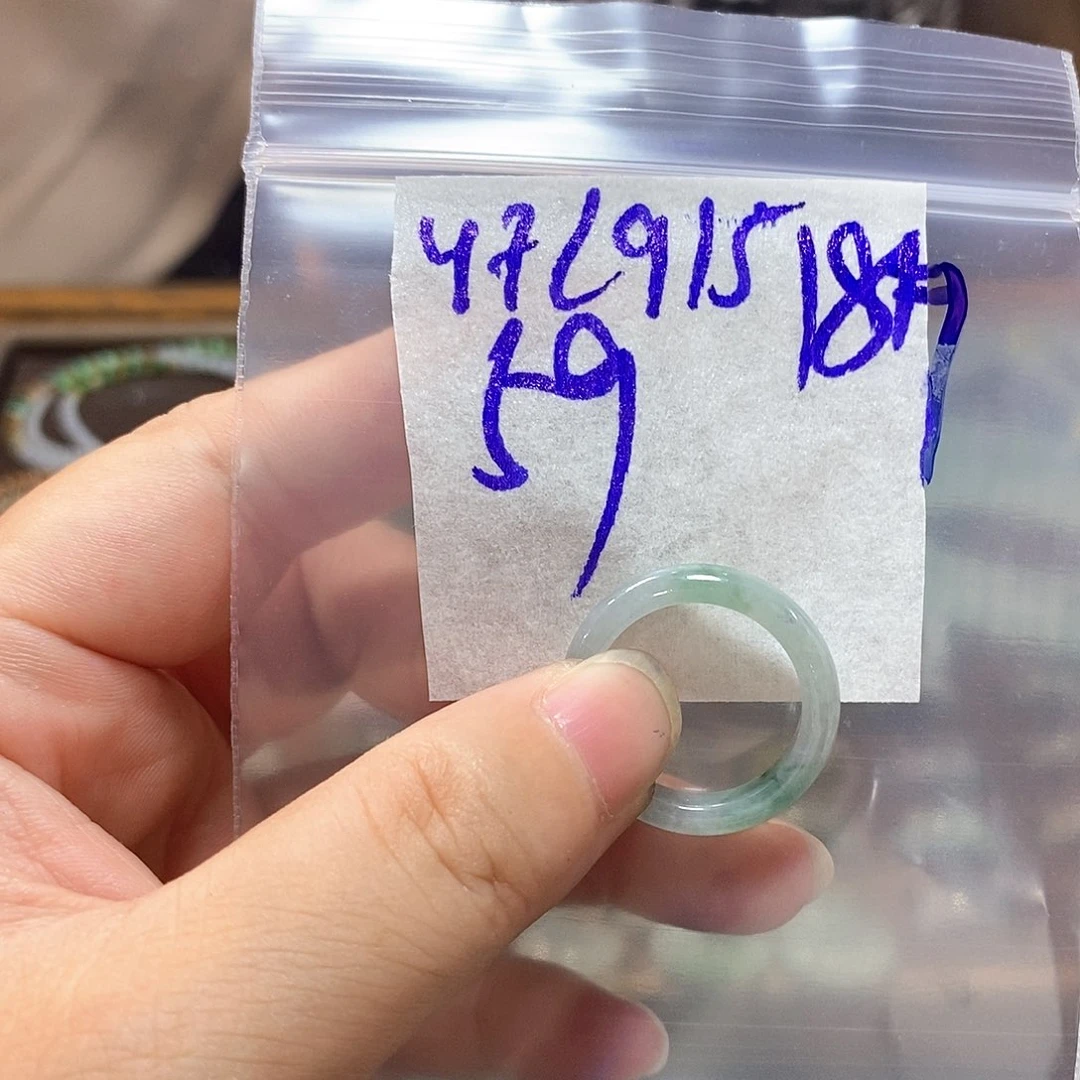 未镶嵌定制翡翠因****?