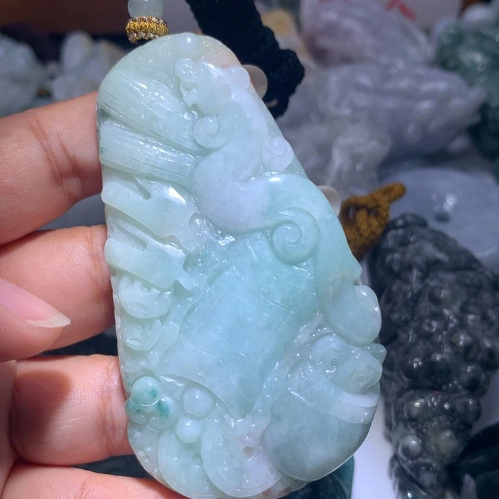 翡翠未镶嵌颈饰保真天然A货翡翠