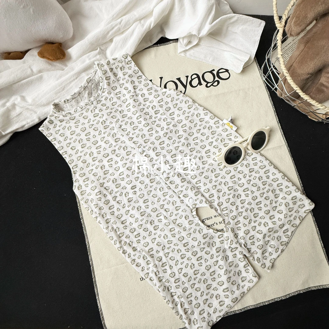 绿色豹纹背心婴幼宝宝单层背心哈衣连体衣柔软舒适开裆