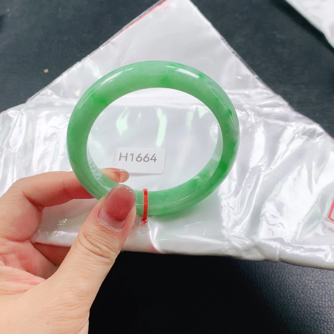 翡翠未镶嵌手镯03