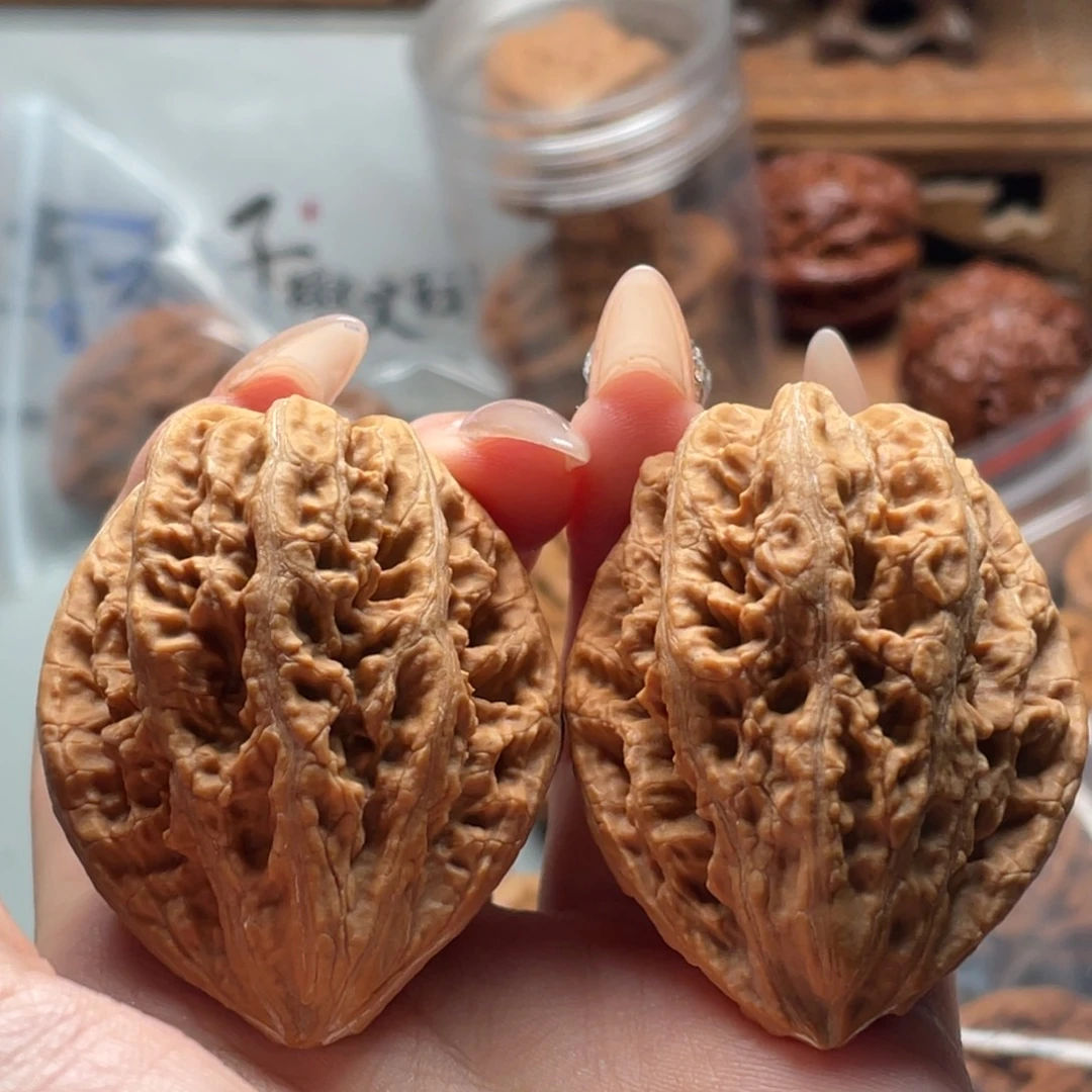 天***誉文玩核桃把件小楸香132