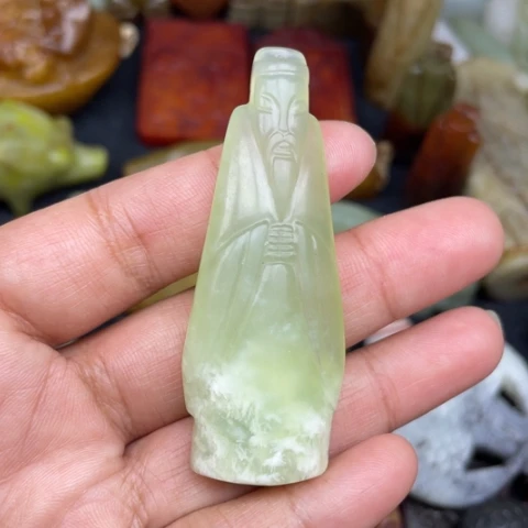 蛇纹石玉未镶嵌颈饰3