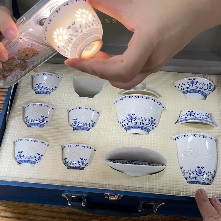 孤品茶具套装等。