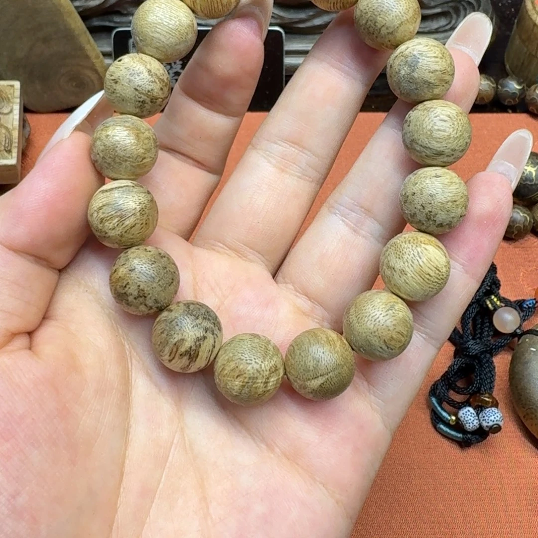 大叶紫檀（黑酸枝木类）