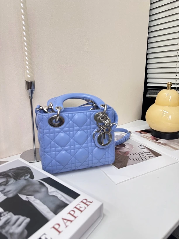 95新 DIOR/迪奥 九成新蓝色三格戴妃