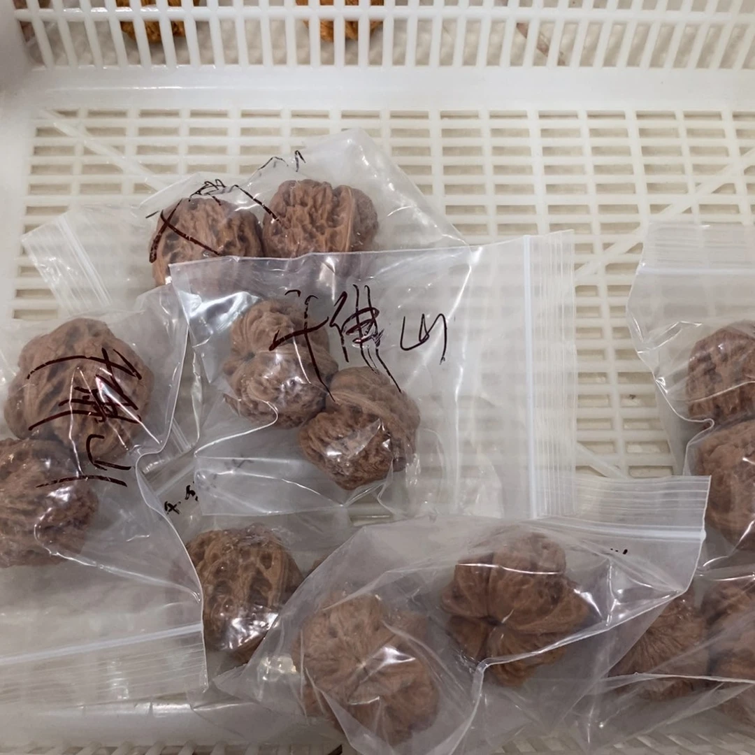 文玩核桃吊坠千佛山有瑕疵团购