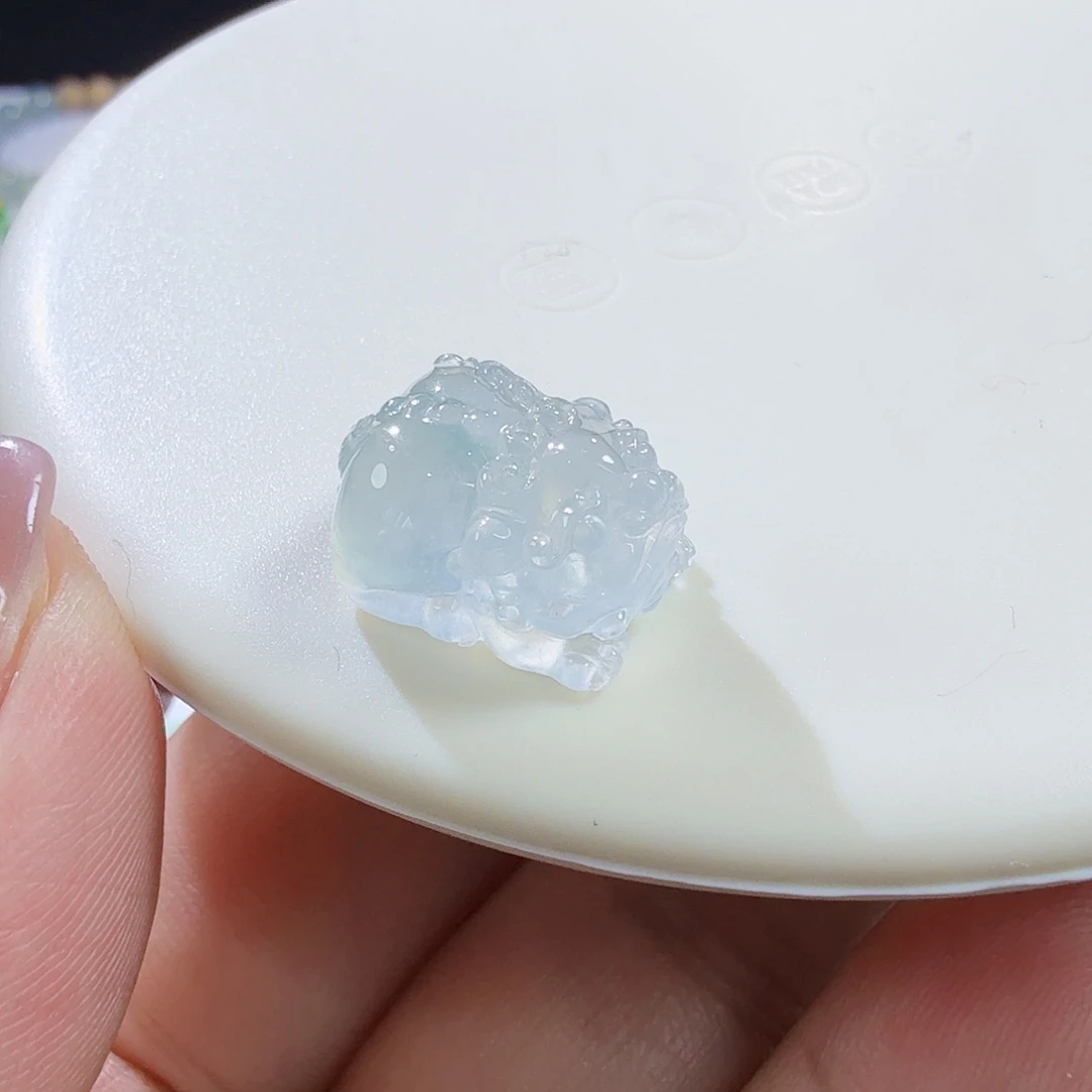 翡翠未镶嵌颈饰裸石