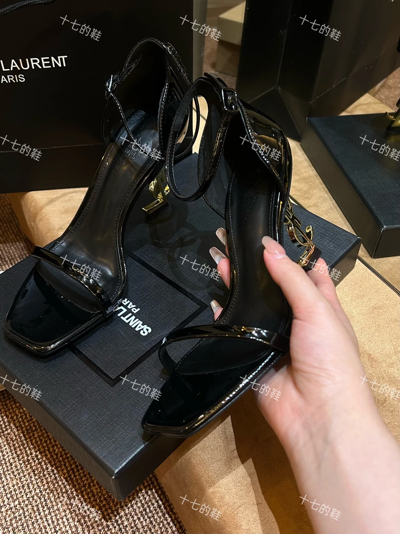 超哇塞 ~重工款 字母跟一字带异形跟高跟鞋性感露趾凉鞋女