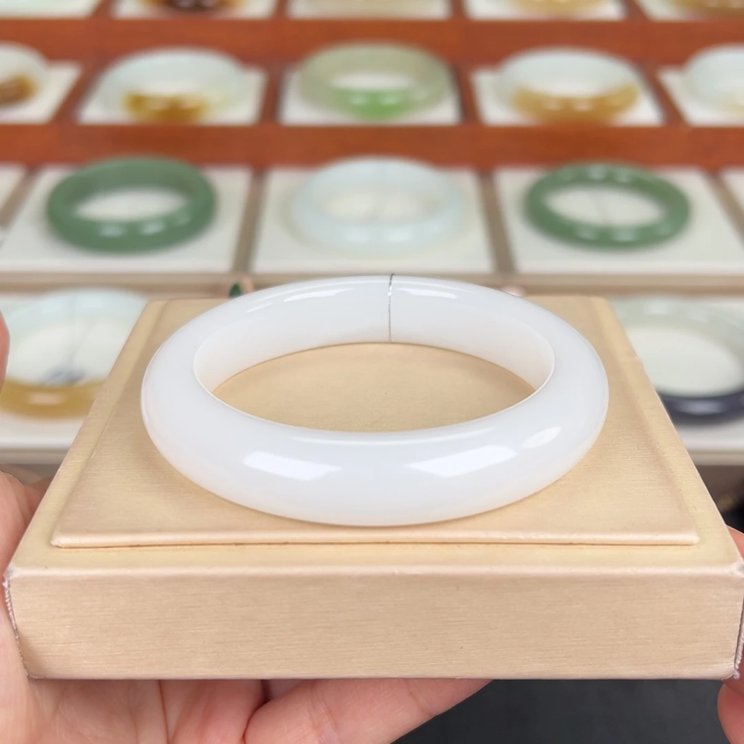 和田玉未镶嵌手镯白镯