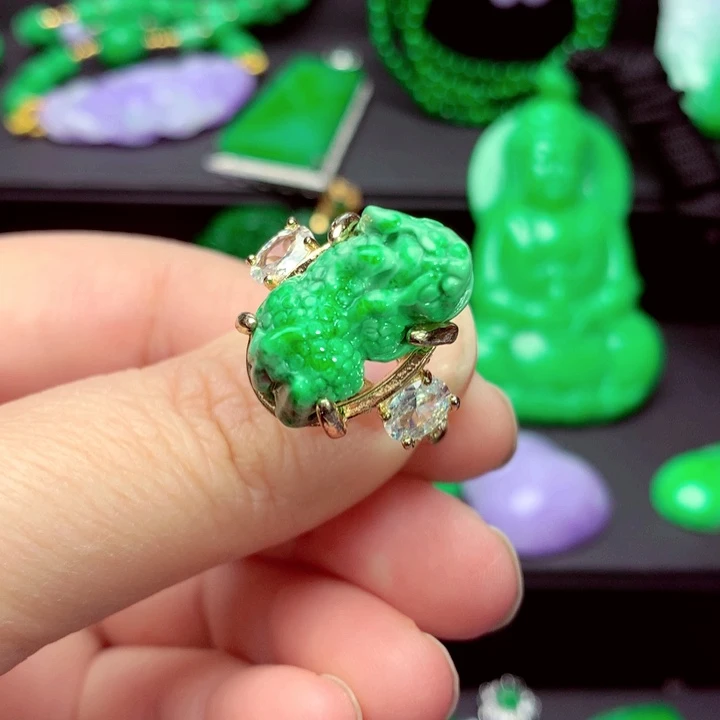 翡翠未镶嵌吊坠(不含链)