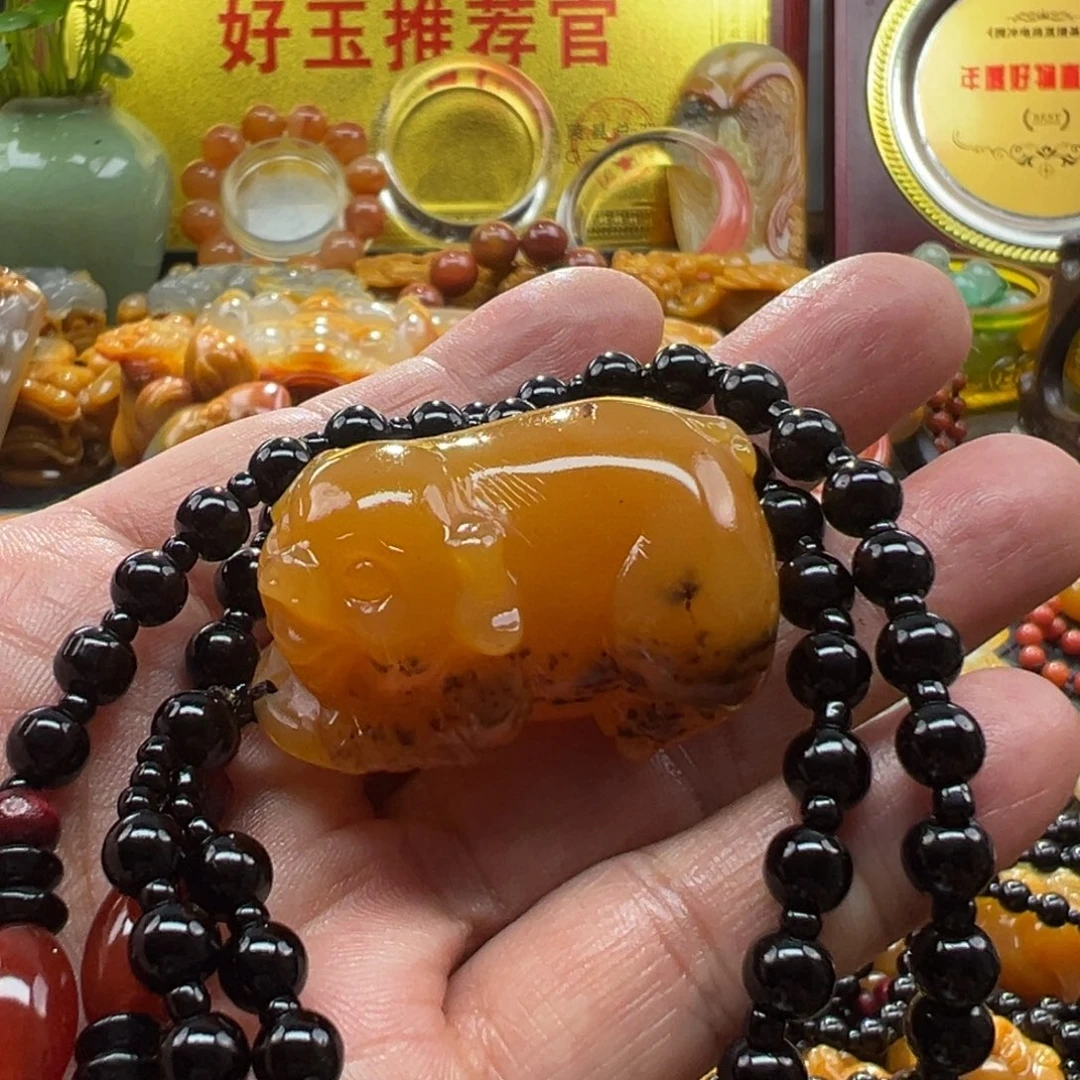 颈饰未镶嵌石英质玉