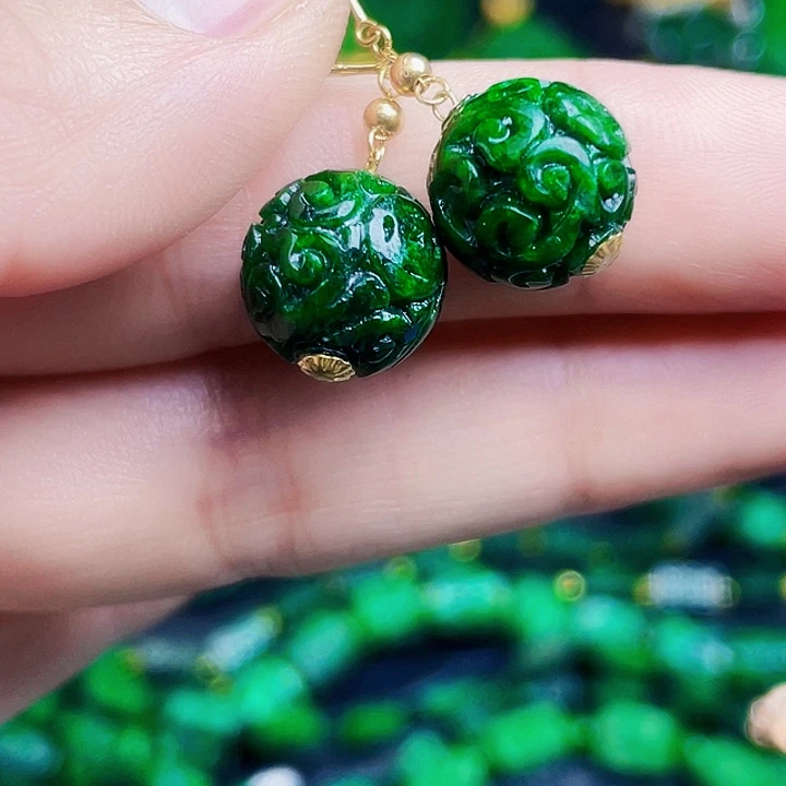 颈饰18K金镶嵌翡翠