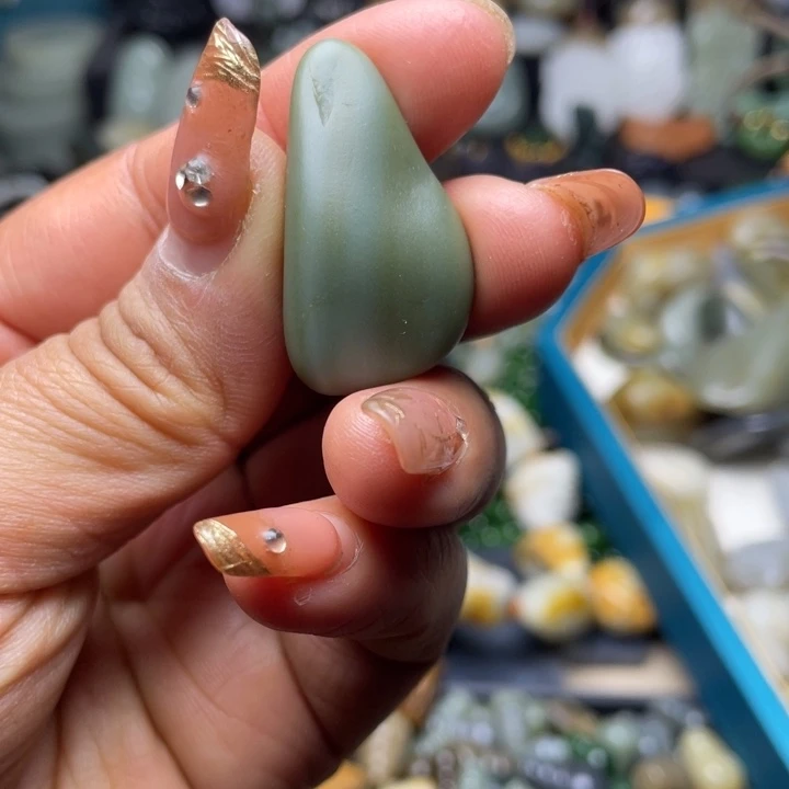 和田玉未镶嵌珠宝半成品