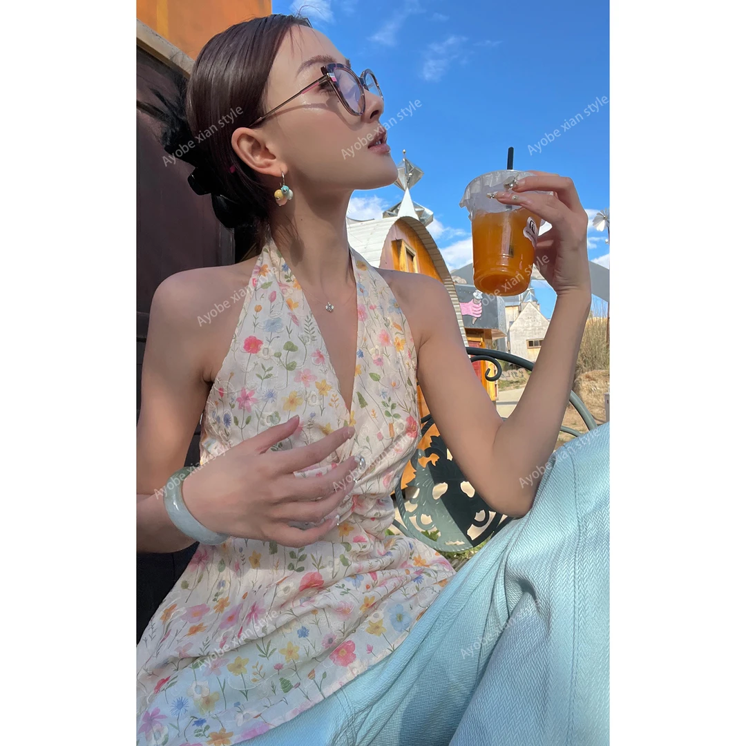 【Ayobe】续写恋曲~韩系甜美浪漫小花朵印花显瘦扭结挂脖吊带上衣