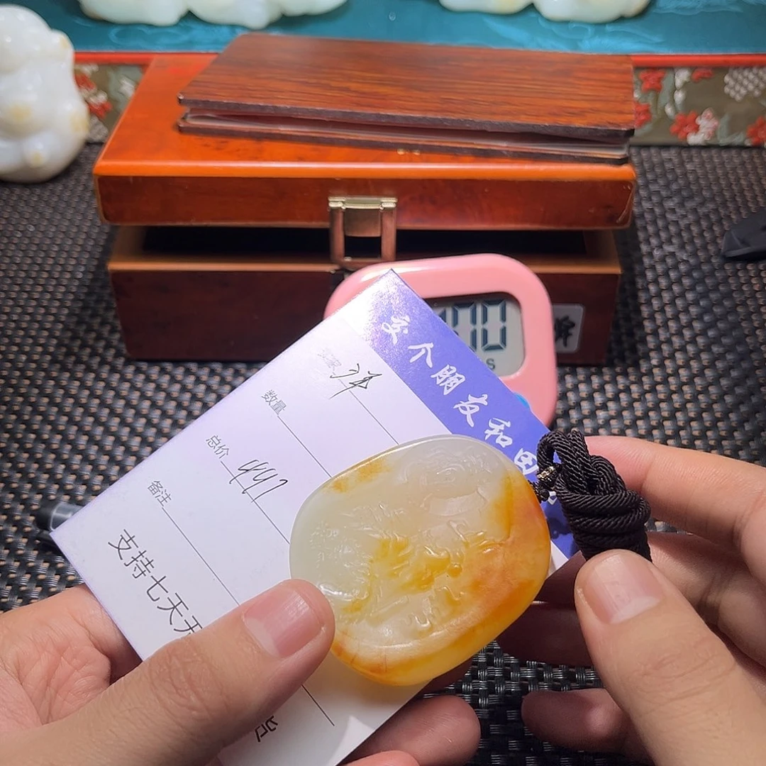 祥***瑞和田玉未镶嵌挂件
