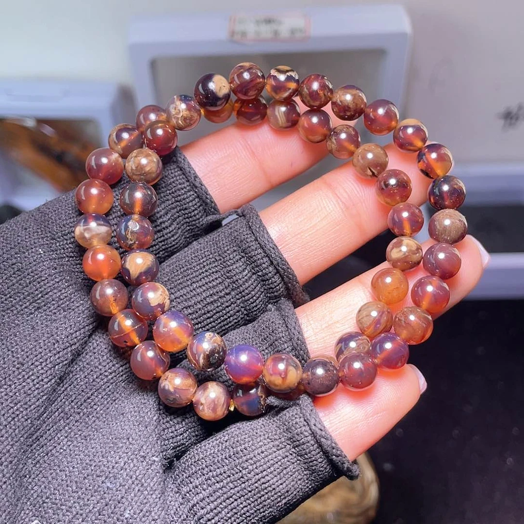 琥珀裸石未镶嵌？