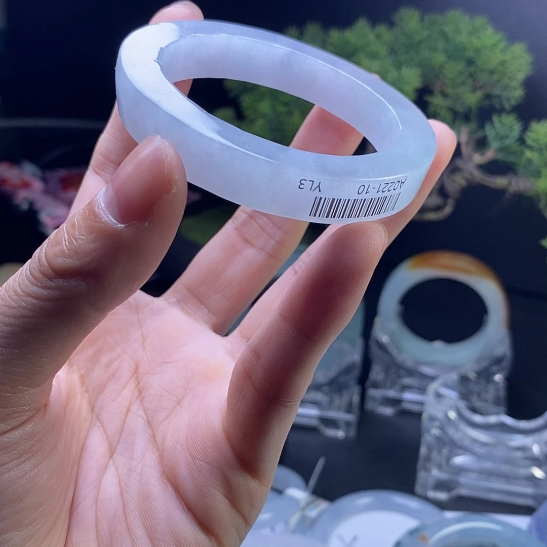 ****未镶嵌毛胚定制翡翠发一个