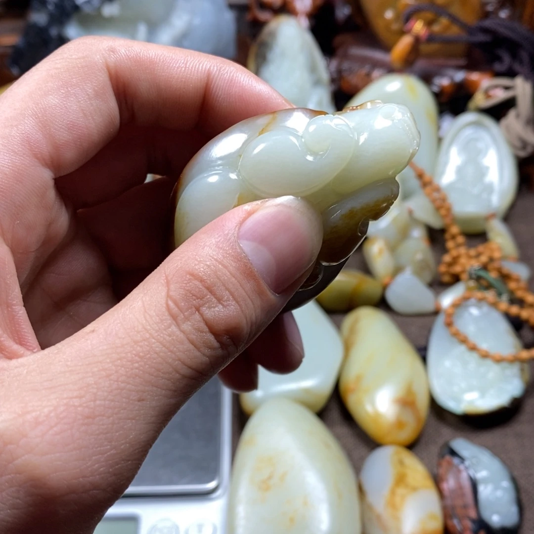 奇***赏和田玉未镶嵌把件