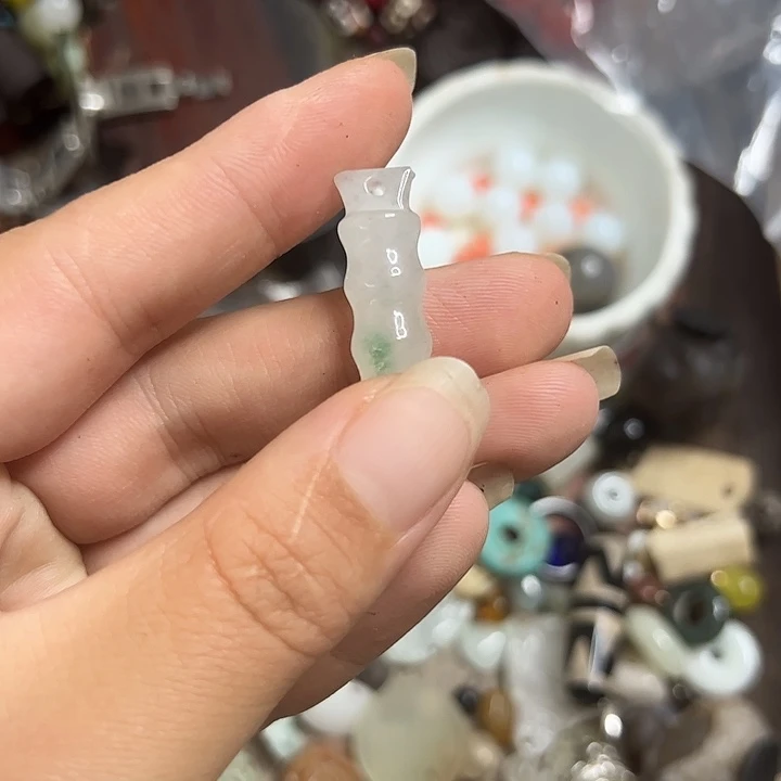 无***。扇子民俗文化的艺术品