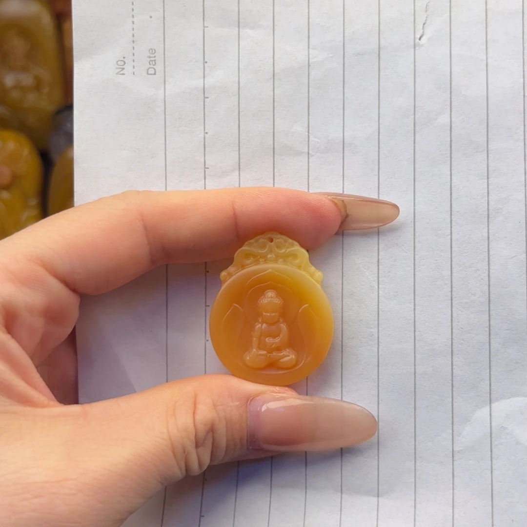 景***飞石英质玉未镶嵌黄蜡石吊坠