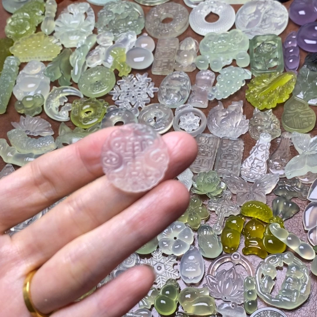 蛇纹石玉合金颈饰