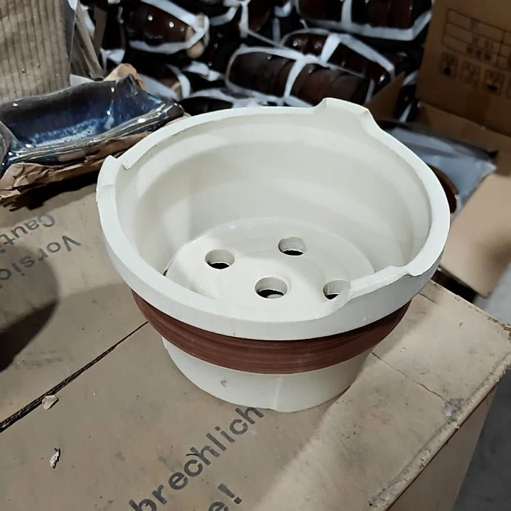 摆件盘子碗茶壶啥都有