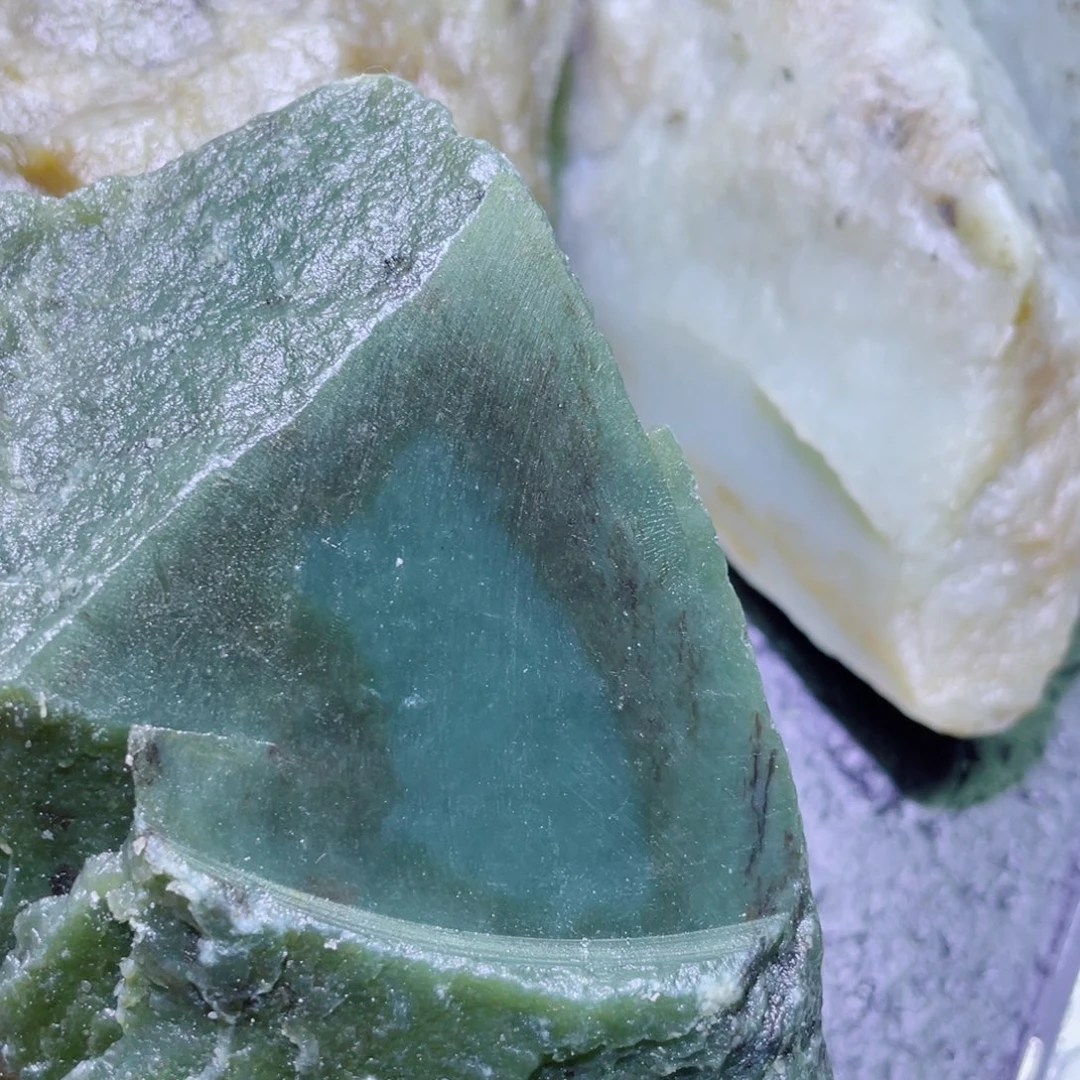 和田玉未镶嵌珠宝半成品