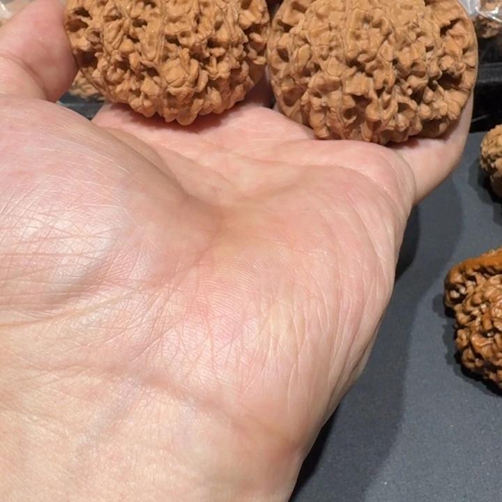 @***山把件文玩核桃53官帽