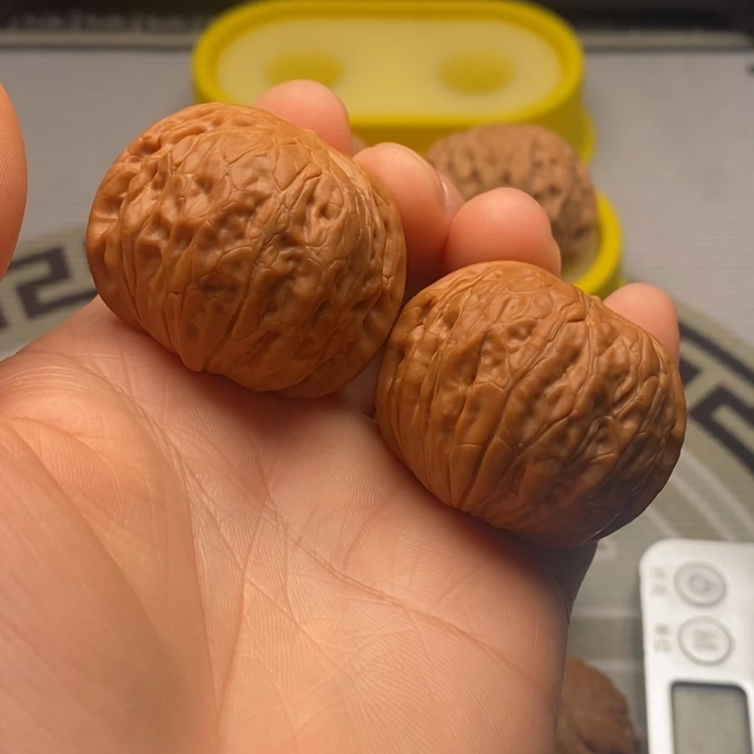 y***h文玩核桃吊坠铁锤红皮肚39.5