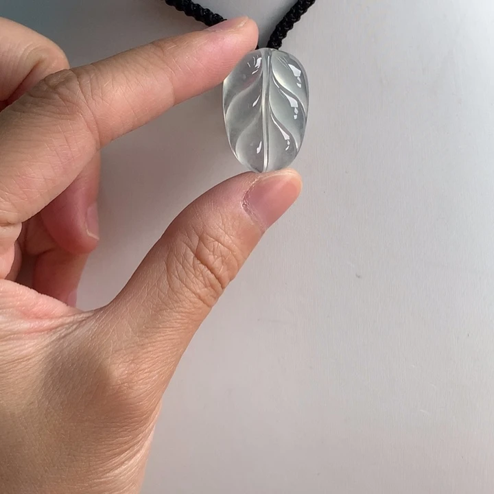 翡翠未镶嵌颈饰…..