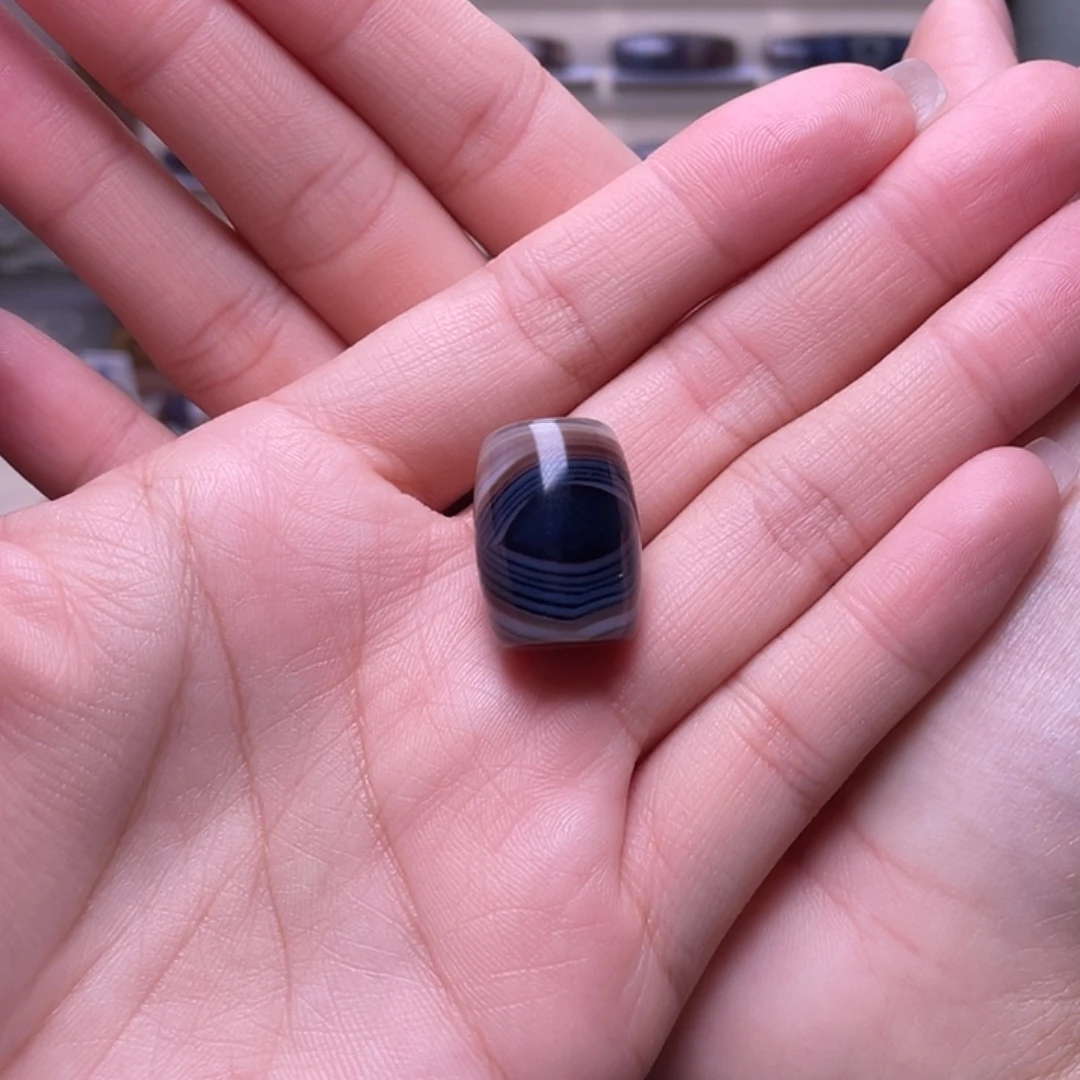 胡***涂玛瑙/玉髓未镶嵌颈饰