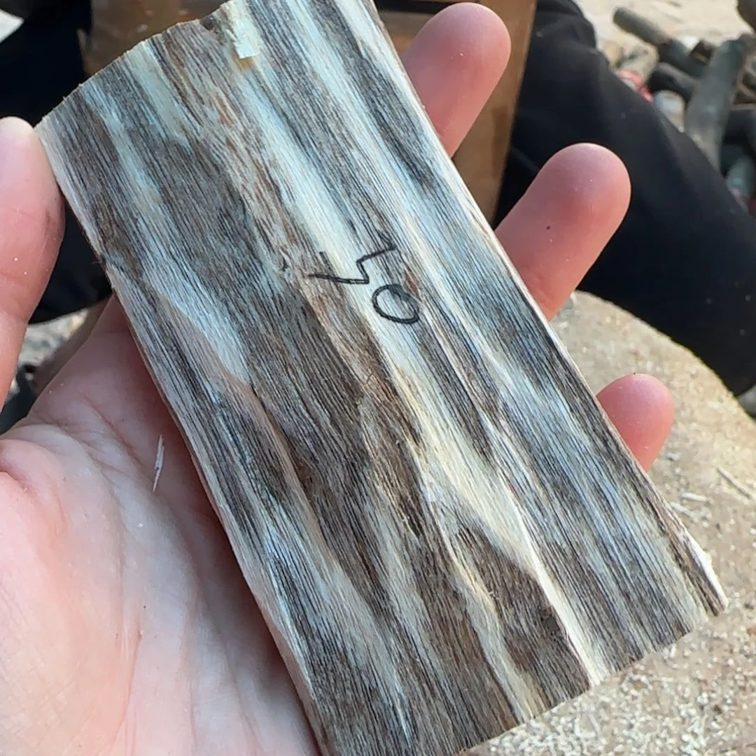 树脂制品劉*30号奇楠原木一个