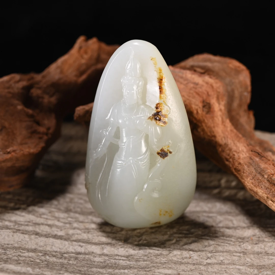 Lot8821 2510180325和田玉观音挂坠【籽】/保利