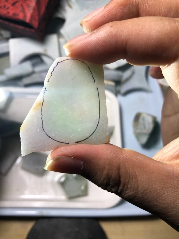 边角可定制的优质玉石