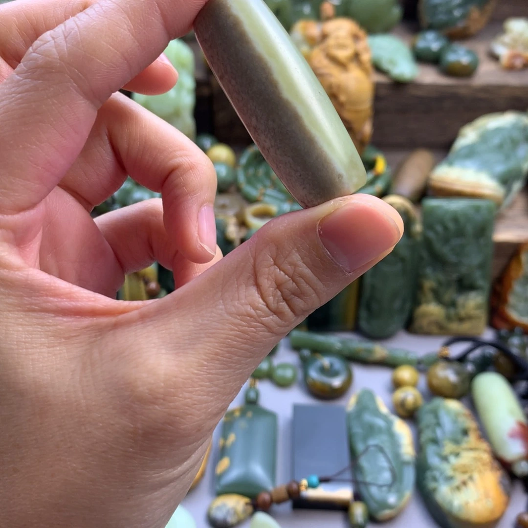 未镶嵌岫岩老玉（透闪石质玉）珠宝奇石阿*仔