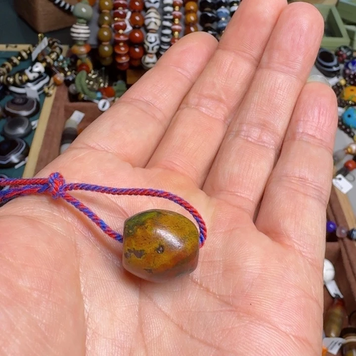 玛瑙/玉髓颈饰未镶嵌?