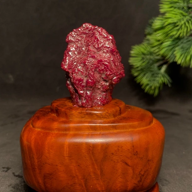 天然辰砂狗头砂小摆件透光孤品189.9克
