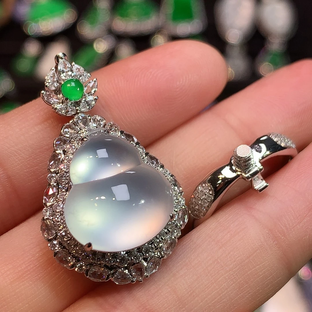 翡翠18K金镶嵌戒指玻璃种极光白胖葫芦戒指吊坠两用