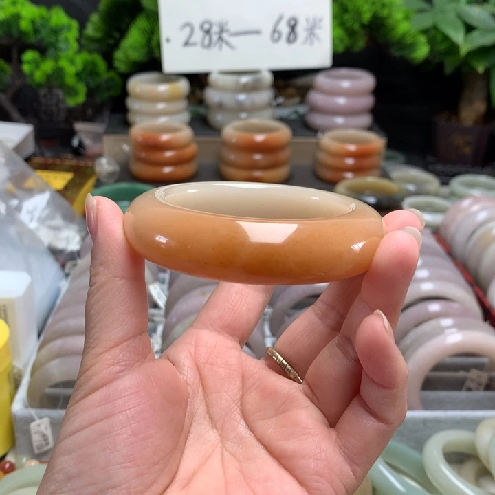 石英质玉（佘太翠）未镶嵌手镯55.8