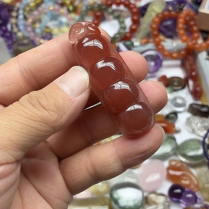 颈饰水晶未镶嵌红兔毛红水晶
