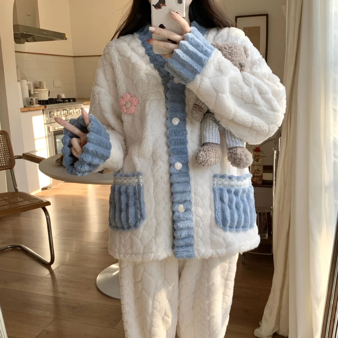 2025新款珊瑚绒睡衣女冬季加绒加厚保暖小清新法兰绒家居服套装