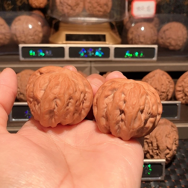 文玩核桃把件平闷