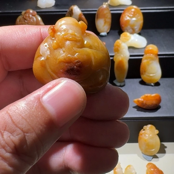 颈饰未镶嵌和田玉（子料）