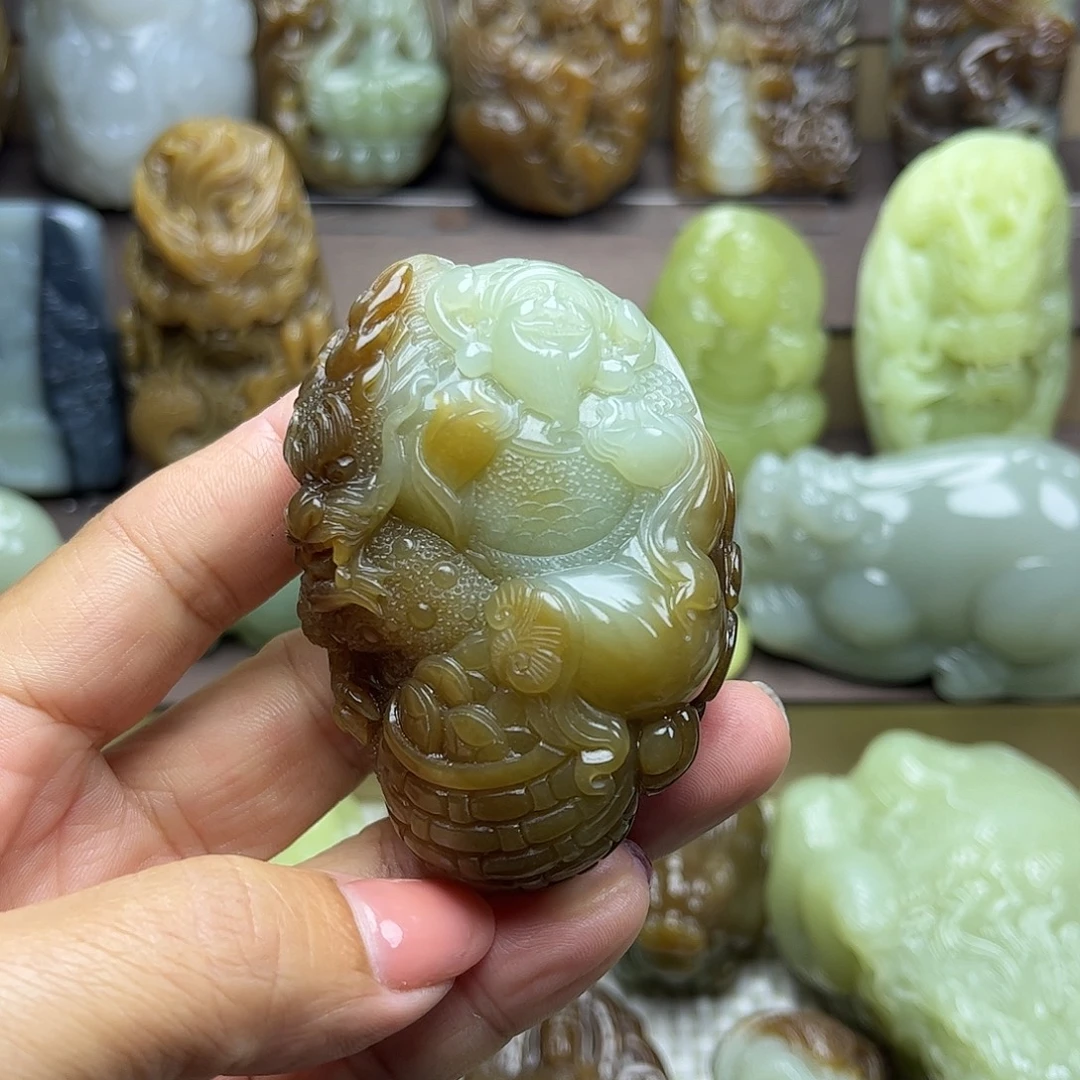 理***想和田玉未镶嵌颈饰