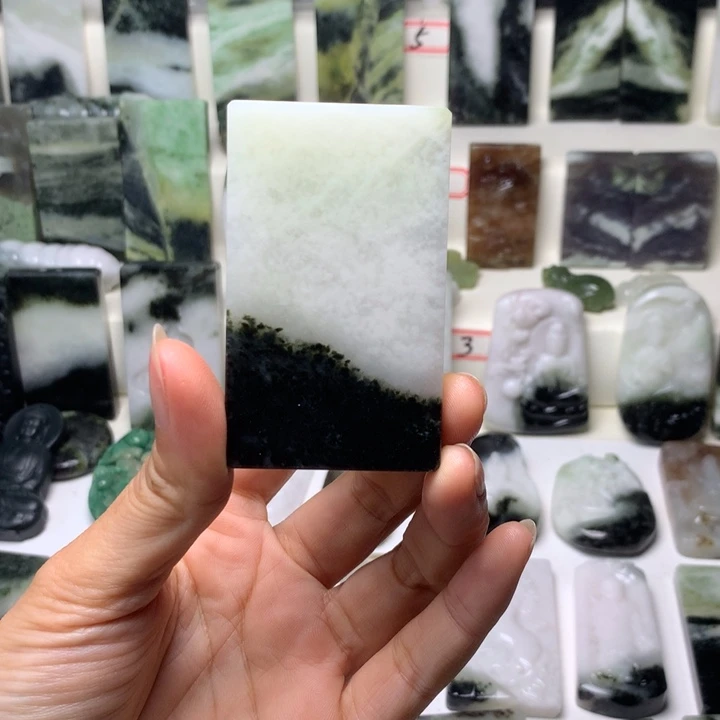 独山玉未镶嵌颈饰