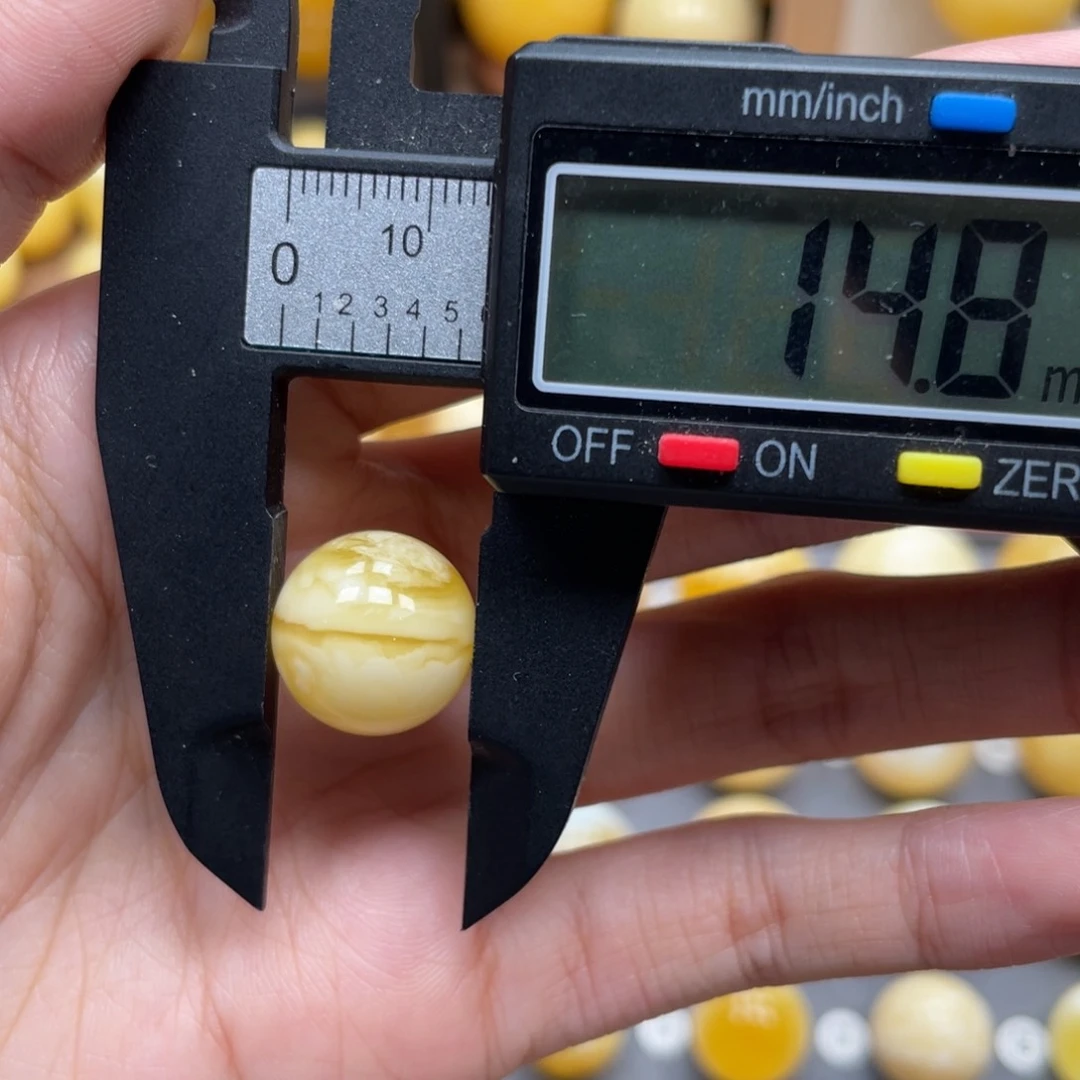 未镶嵌琥珀珠宝奇石