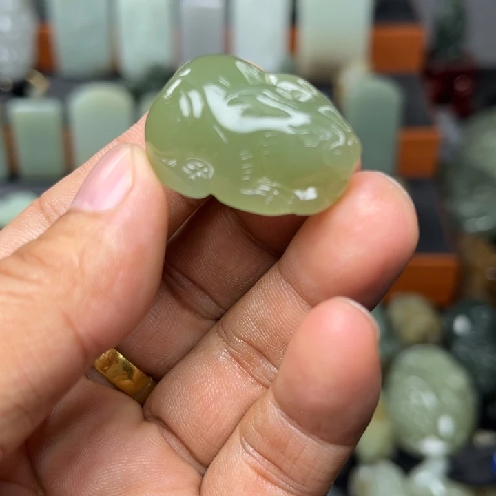 爱***哥和田玉未镶嵌挂件