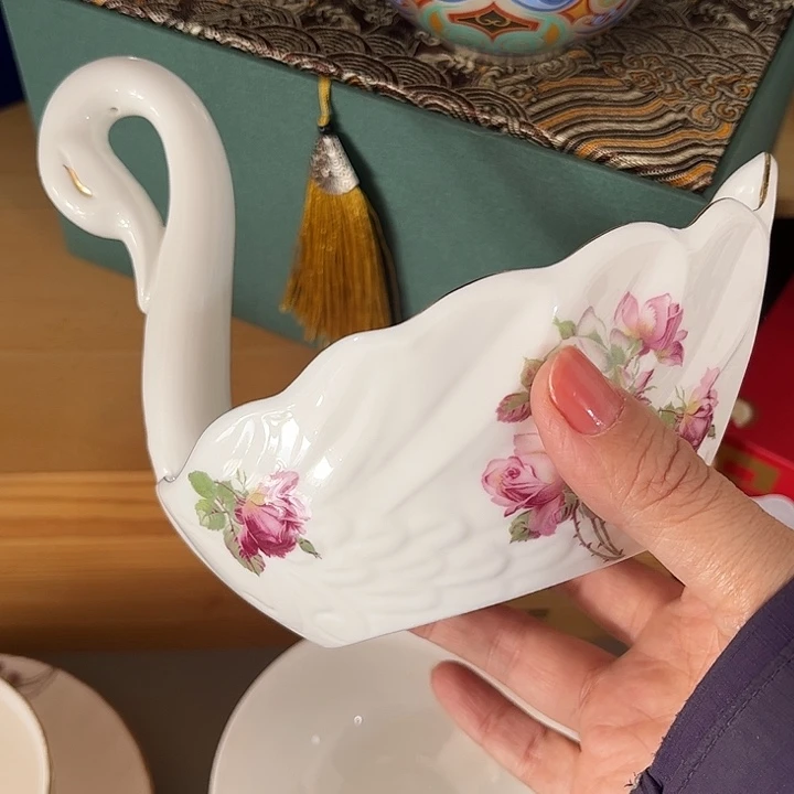 瓷片微瑕骨瓷天鹅一个玫瑰