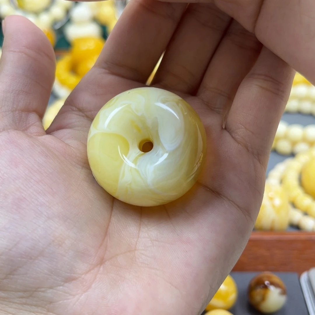 琥珀未镶嵌手串平安扣